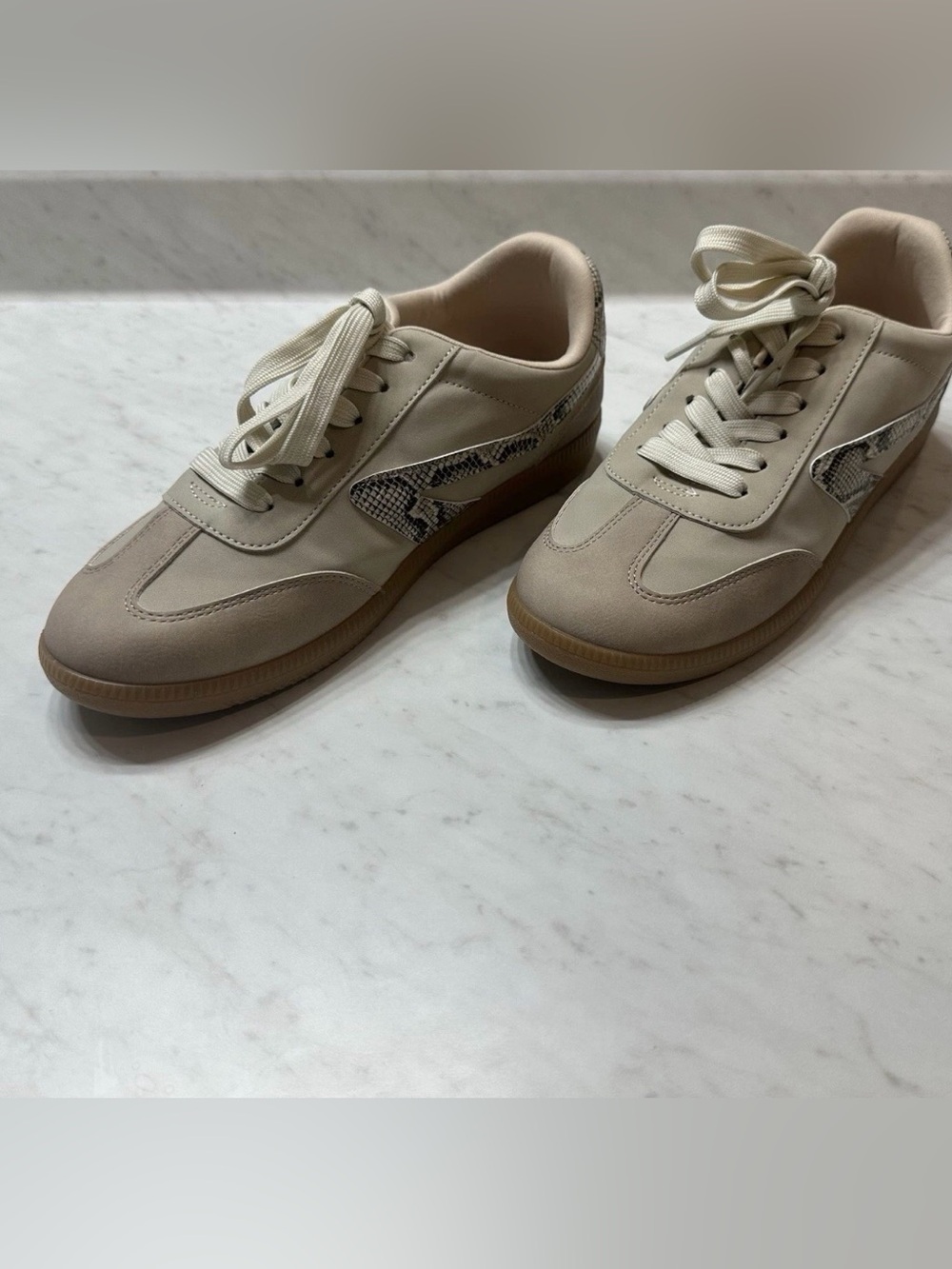 Dolce Vita Quantum Womens Size 9 Beige Snake Print Lace Up Comfort Sneakers